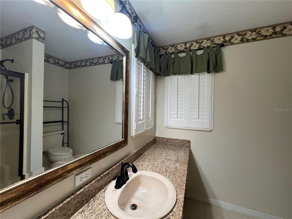 For Rent: $1,600 (2 beds, 2 baths, 1345 Square Feet)