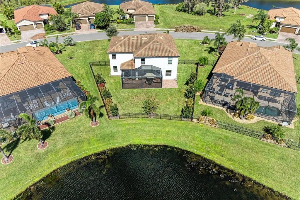 Под контрактом: $829,000 (6 спален, 4 ванн, 3899 Квадратных фут)