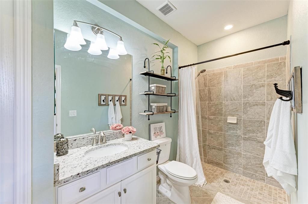 Под контрактом: $829,000 (6 спален, 4 ванн, 3899 Квадратных фут)