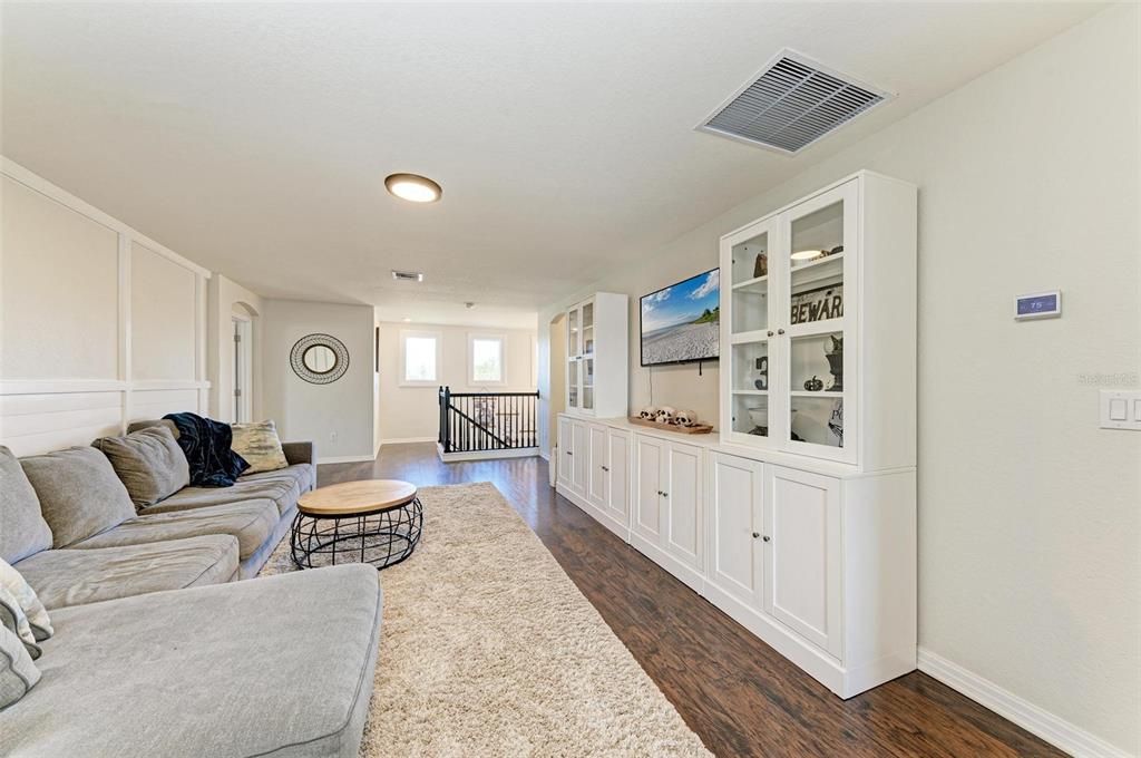 Под контрактом: $829,000 (6 спален, 4 ванн, 3899 Квадратных фут)