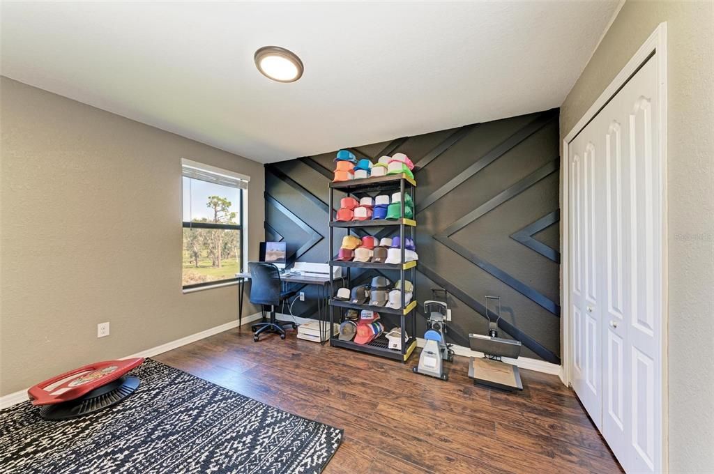 Под контрактом: $829,000 (6 спален, 4 ванн, 3899 Квадратных фут)