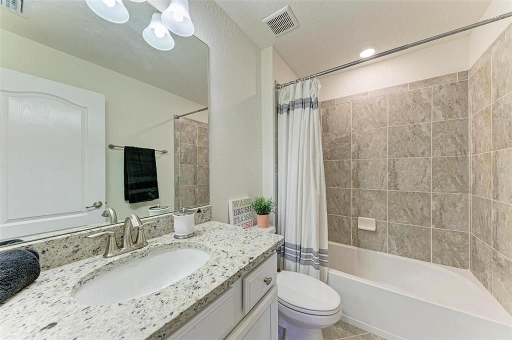 Под контрактом: $829,000 (6 спален, 4 ванн, 3899 Квадратных фут)