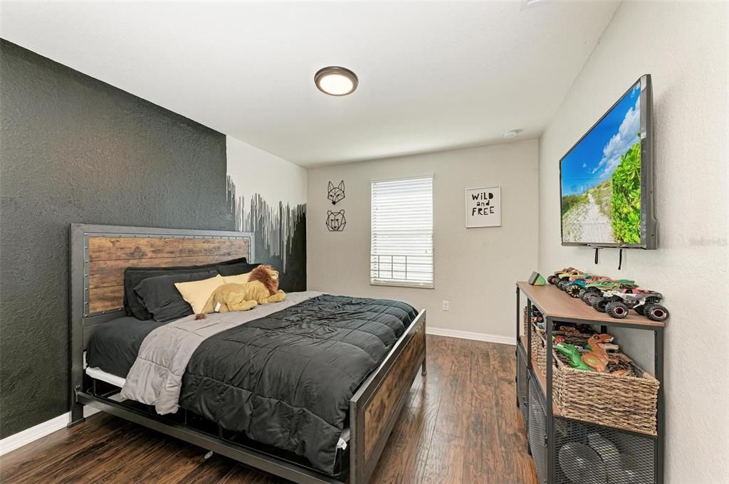 Под контрактом: $829,000 (6 спален, 4 ванн, 3899 Квадратных фут)