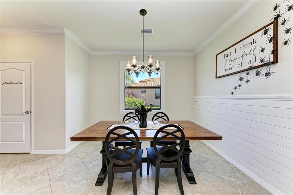 Под контрактом: $829,000 (6 спален, 4 ванн, 3899 Квадратных фут)