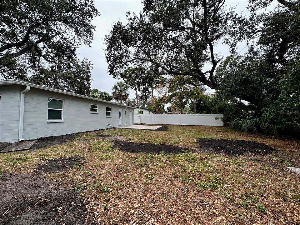 For Rent: $2,700 (3 beds, 2 baths, 1001 Square Feet)