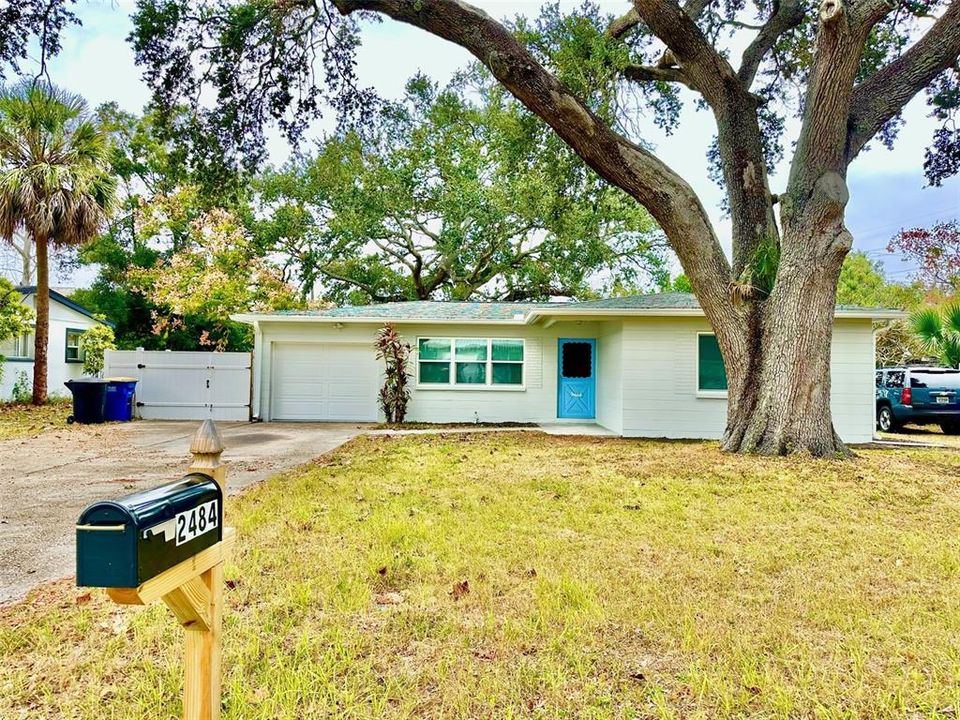 For Rent: $2,850 (3 beds, 2 baths, 1001 Square Feet)