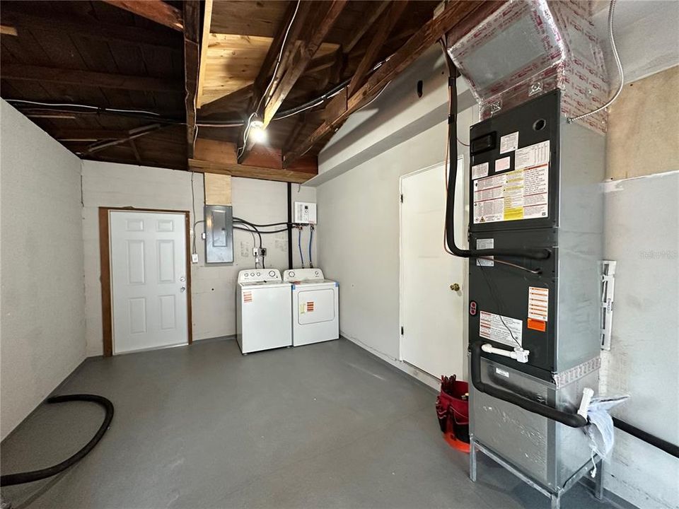 For Rent: $2,700 (3 beds, 2 baths, 1001 Square Feet)