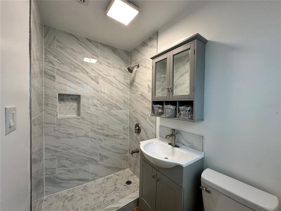 For Rent: $2,700 (3 beds, 2 baths, 1001 Square Feet)