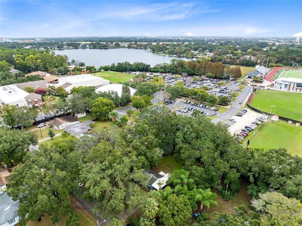 For Sale: $375,000 (2 beds, 1 baths, 990 Square Feet)