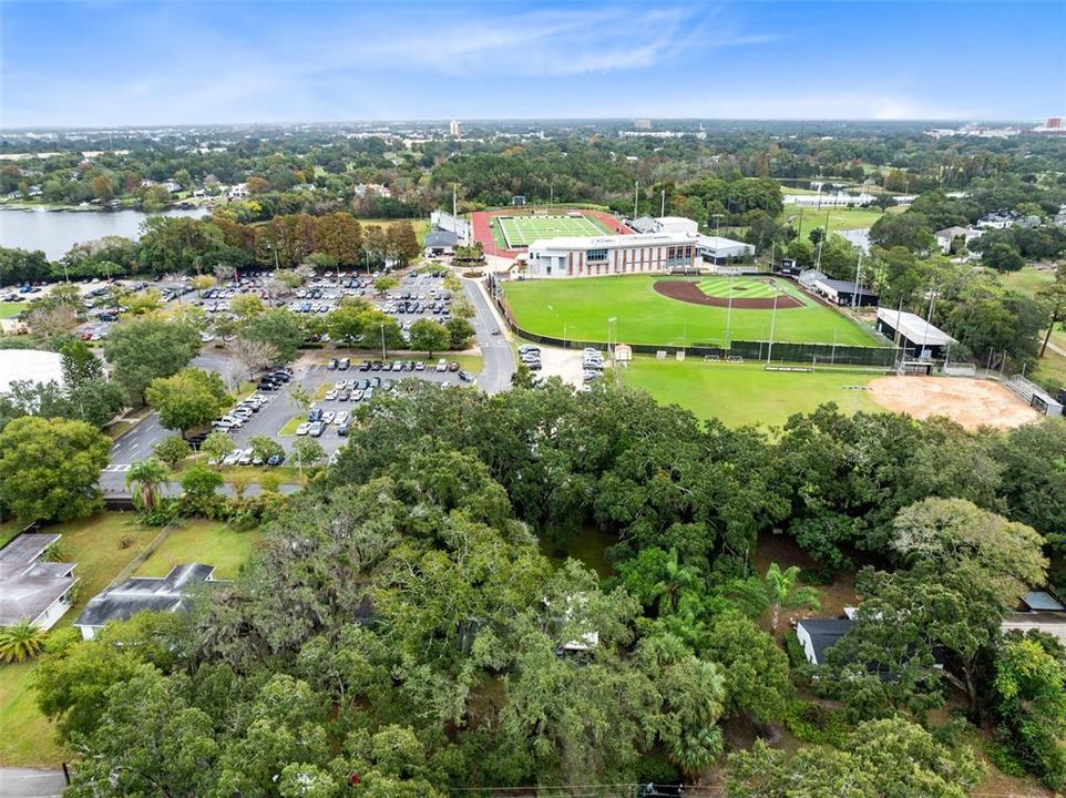 For Sale: $375,000 (2 beds, 1 baths, 990 Square Feet)