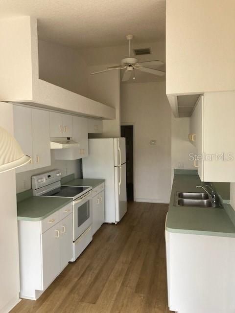 For Sale: $272,000 (3 beds, 2 baths, 1567 Square Feet)