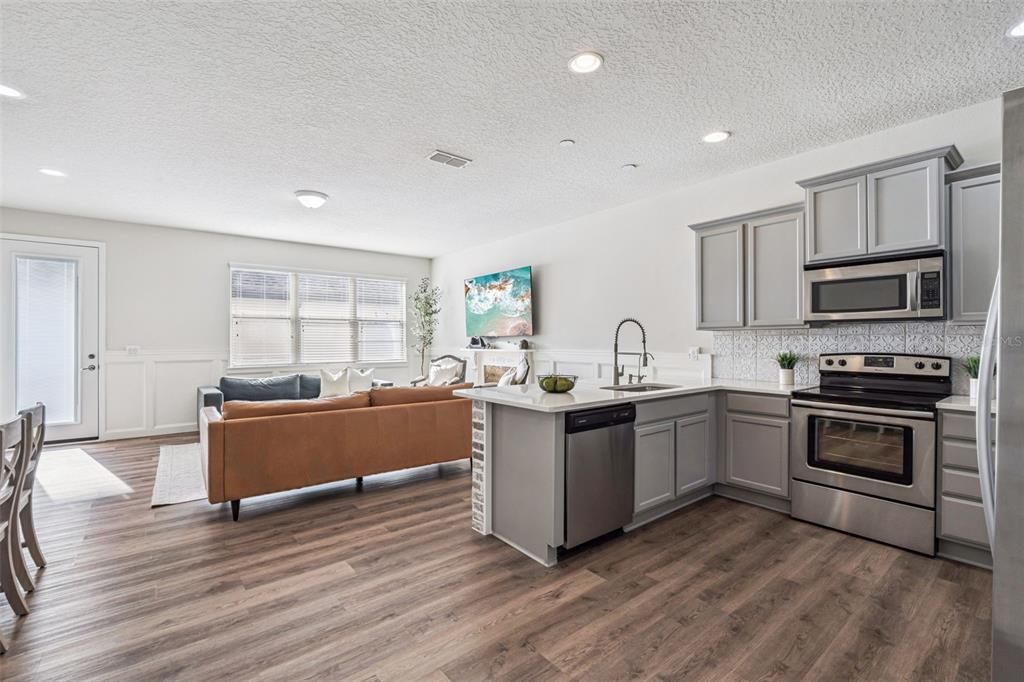 待售: $399,900 (3 贝兹, 3 浴室, 2269 平方英尺)