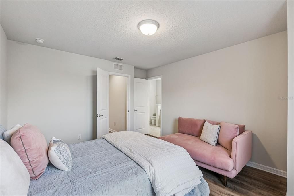 待售: $399,900 (3 贝兹, 3 浴室, 2269 平方英尺)