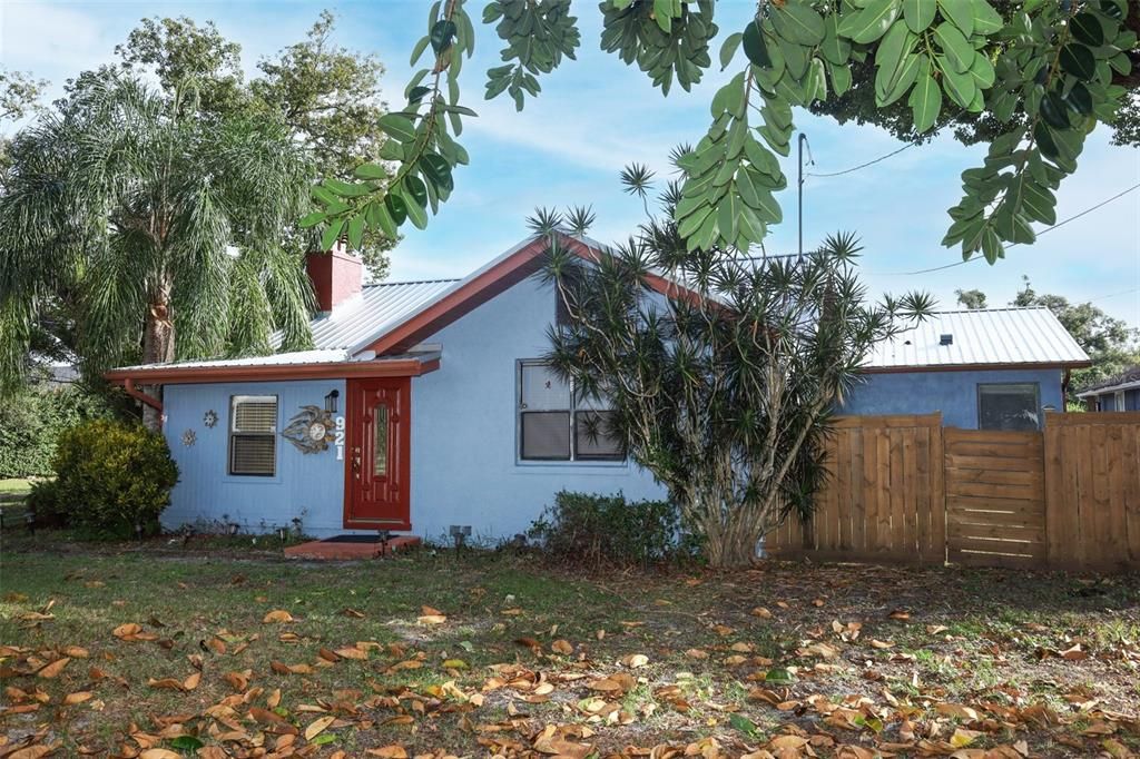 For Sale: $567,000 (3 beds, 2 baths, 2116 Square Feet)