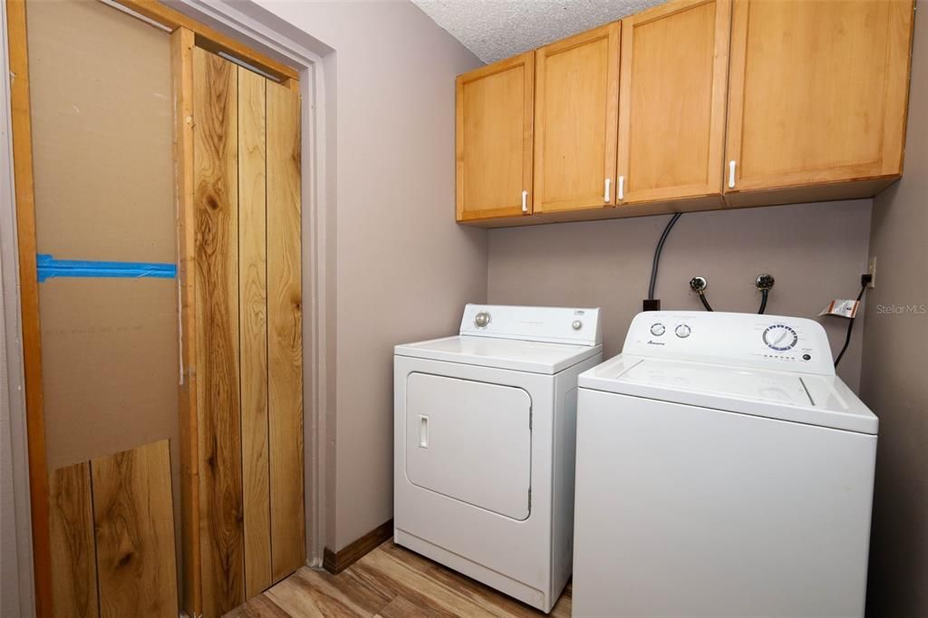 For Sale: $567,000 (3 beds, 2 baths, 2116 Square Feet)