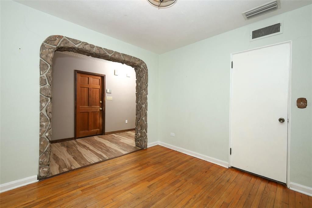 For Sale: $567,000 (3 beds, 2 baths, 2116 Square Feet)