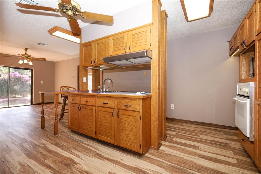 For Sale: $567,000 (3 beds, 2 baths, 2116 Square Feet)