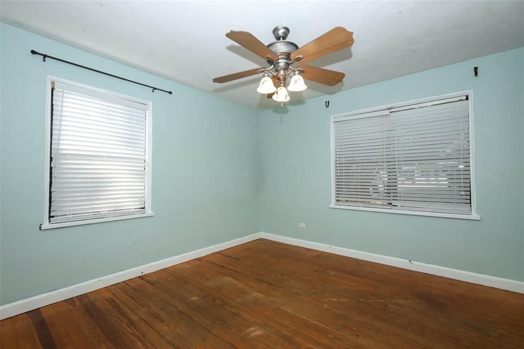 For Sale: $567,000 (3 beds, 2 baths, 2116 Square Feet)