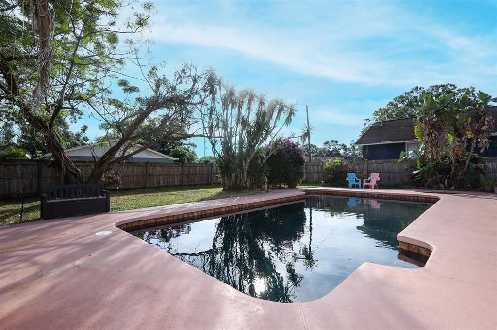 For Sale: $567,000 (3 beds, 2 baths, 2116 Square Feet)