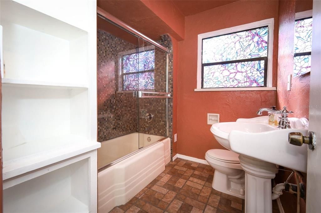 For Sale: $567,000 (3 beds, 2 baths, 2116 Square Feet)