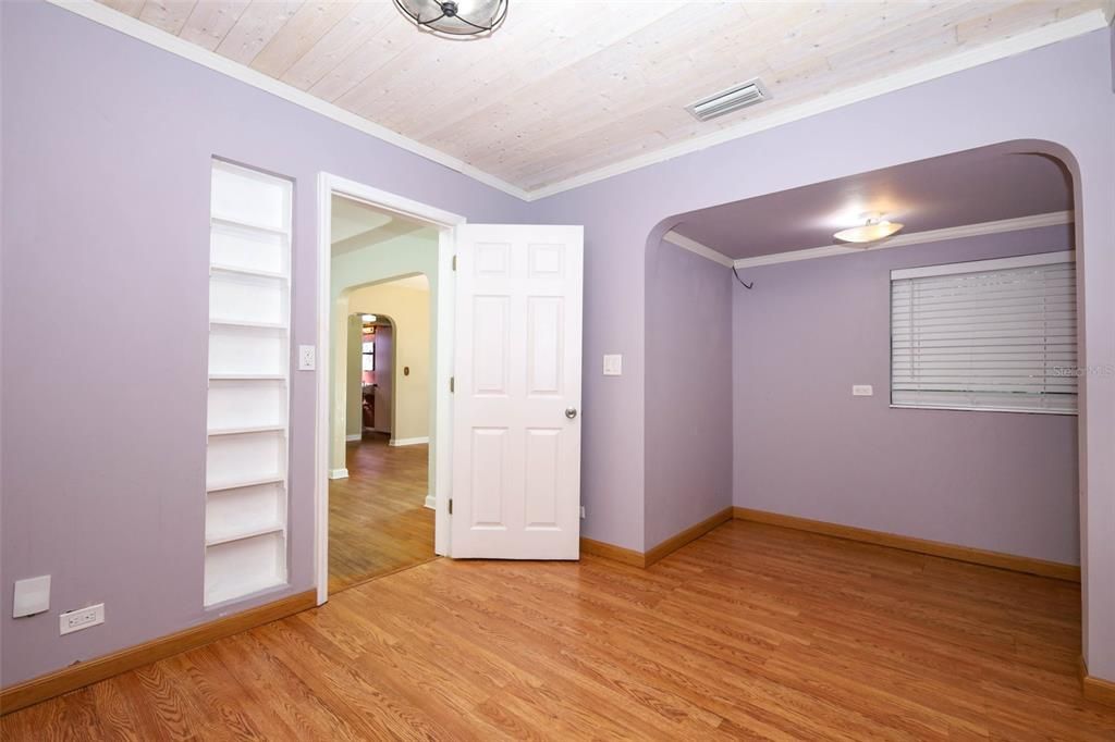 For Sale: $567,000 (3 beds, 2 baths, 2116 Square Feet)