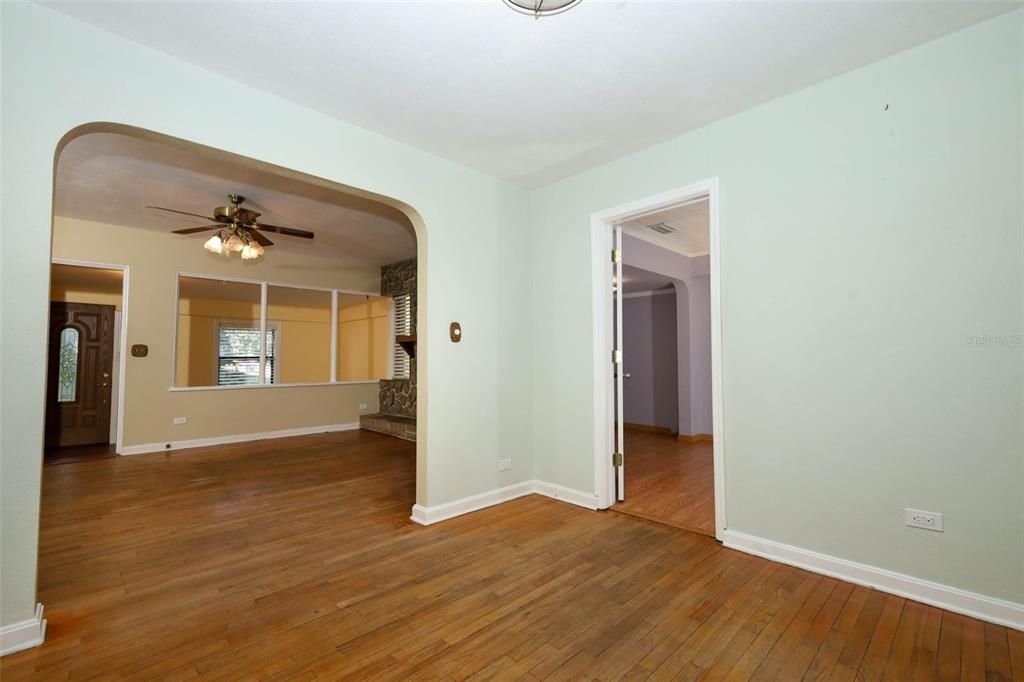 For Sale: $567,000 (3 beds, 2 baths, 2116 Square Feet)