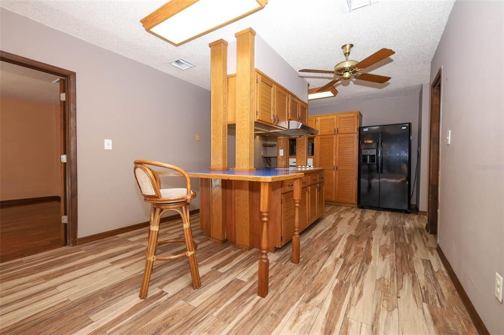 For Sale: $567,000 (3 beds, 2 baths, 2116 Square Feet)