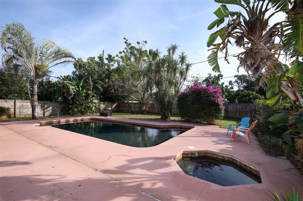 For Sale: $567,000 (3 beds, 2 baths, 2116 Square Feet)