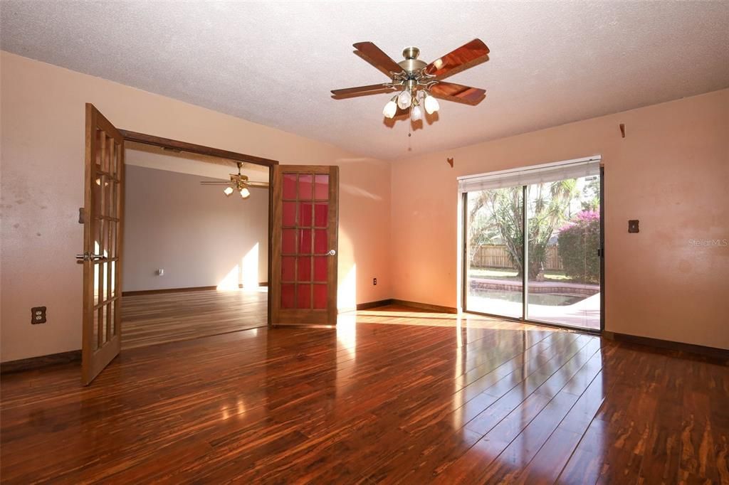 For Sale: $567,000 (3 beds, 2 baths, 2116 Square Feet)