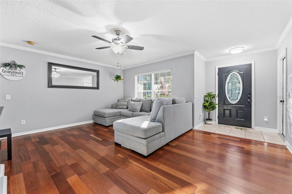 En Venta: $375,000 (3 camas, 2 baños, 1396 Pies cuadrados)