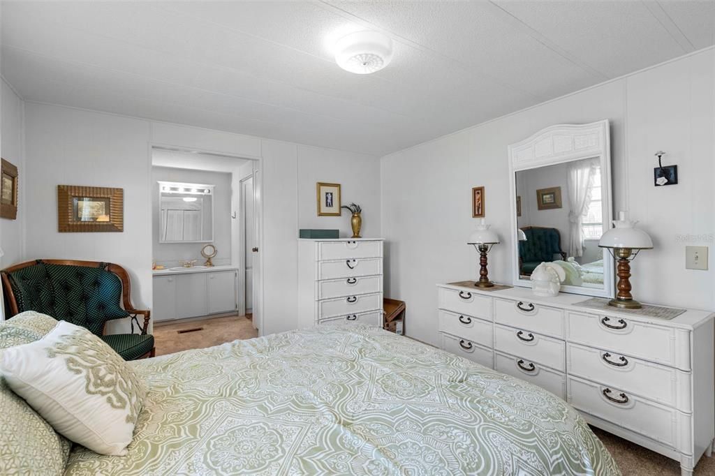 待售: $119,900 (2 贝兹, 2 浴室, 960 平方英尺)