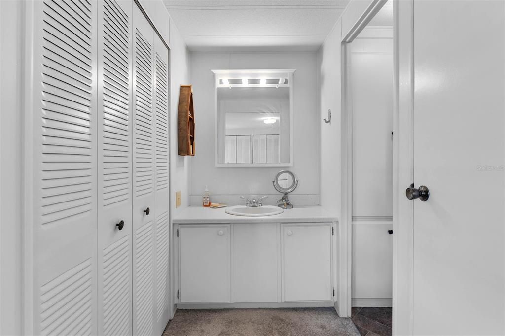 待售: $119,900 (2 贝兹, 2 浴室, 960 平方英尺)