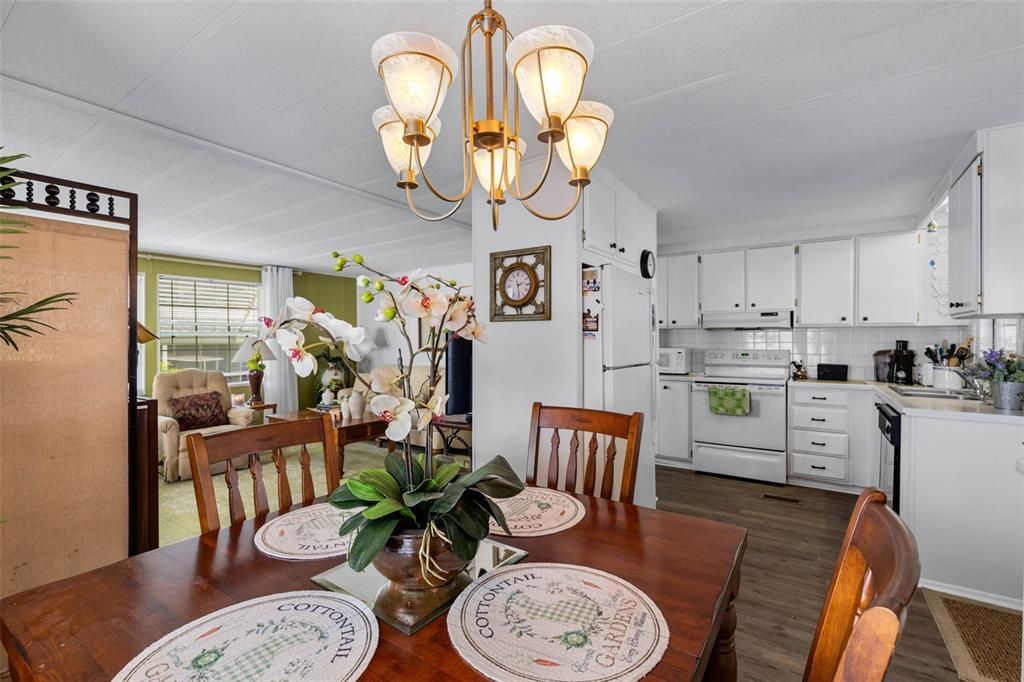 待售: $119,900 (2 贝兹, 2 浴室, 960 平方英尺)