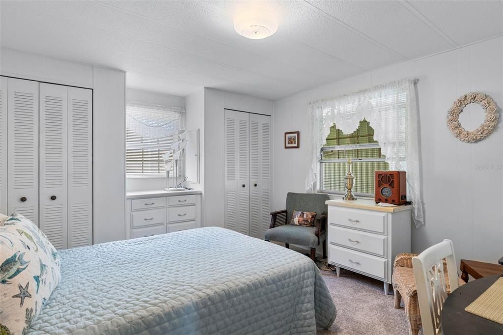 待售: $119,900 (2 贝兹, 2 浴室, 960 平方英尺)