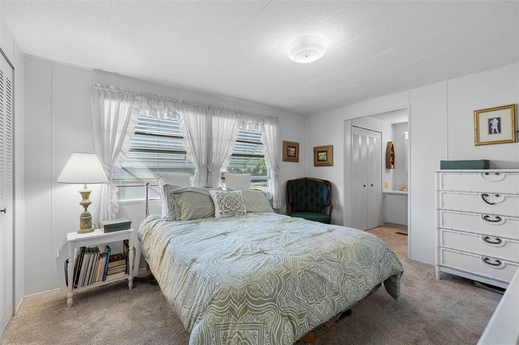 待售: $119,900 (2 贝兹, 2 浴室, 960 平方英尺)