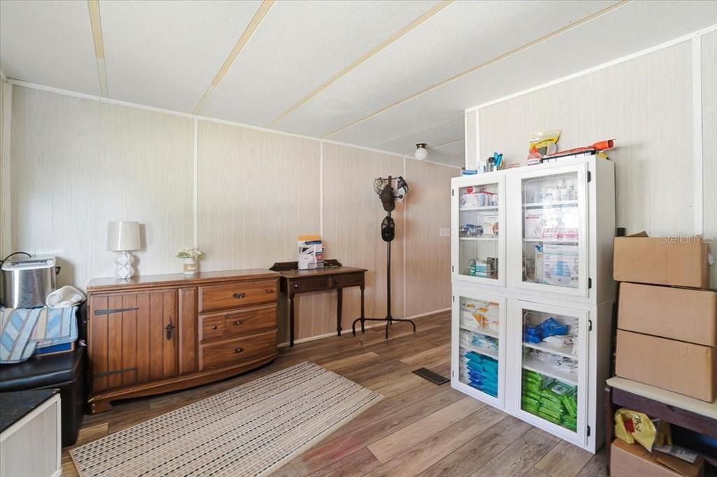 For Sale: $130,000 (2 beds, 2 baths, 980 Square Feet)