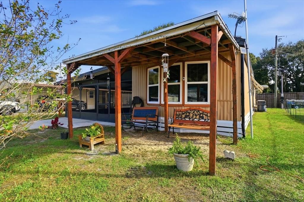 For Sale: $130,000 (2 beds, 2 baths, 980 Square Feet)