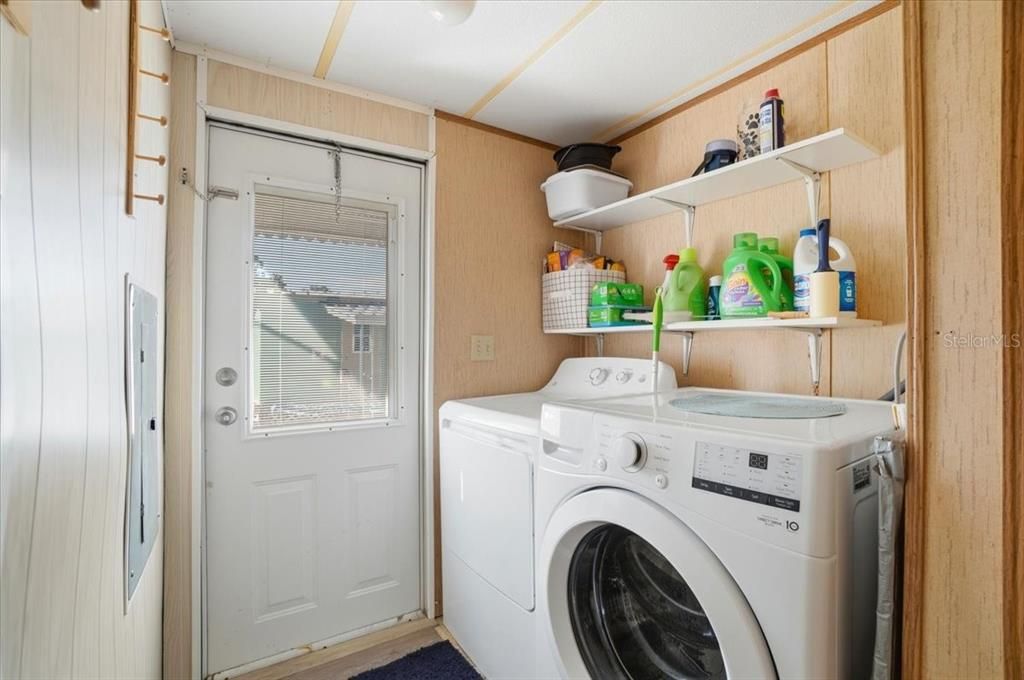 For Sale: $130,000 (2 beds, 2 baths, 980 Square Feet)