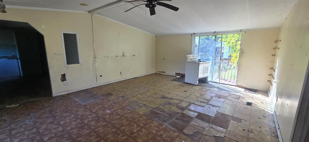 For Sale: $49,500 (3 beds, 2 baths, 1344 Square Feet)