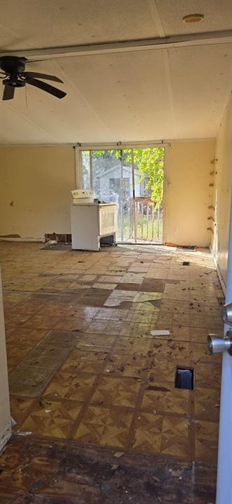 For Sale: $49,500 (3 beds, 2 baths, 1344 Square Feet)