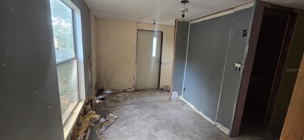 For Sale: $49,500 (3 beds, 2 baths, 1344 Square Feet)