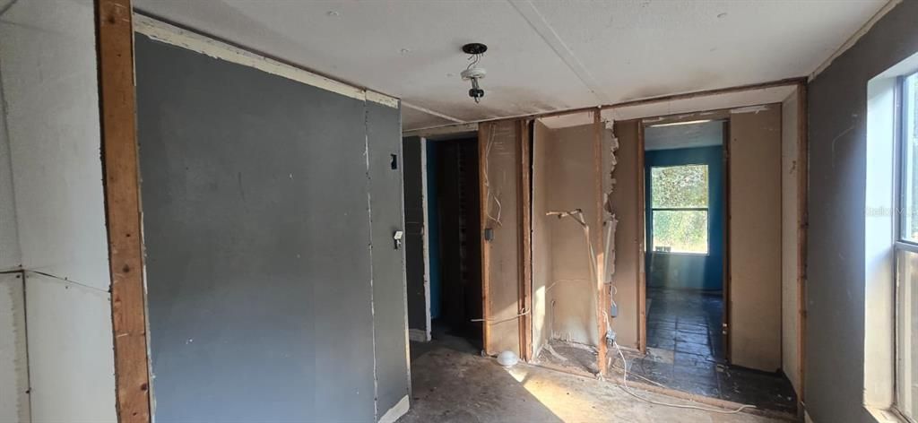 For Sale: $49,500 (3 beds, 2 baths, 1344 Square Feet)