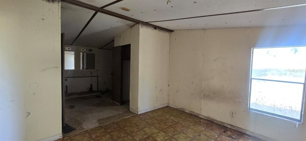 For Sale: $49,500 (3 beds, 2 baths, 1344 Square Feet)