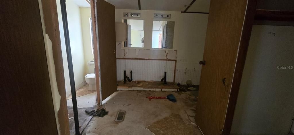 For Sale: $49,500 (3 beds, 2 baths, 1344 Square Feet)