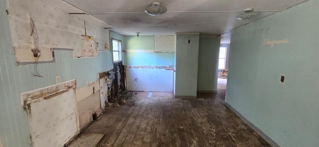 For Sale: $49,500 (3 beds, 2 baths, 1344 Square Feet)