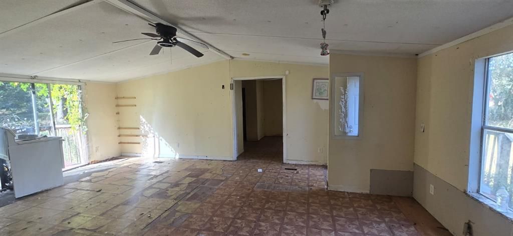 For Sale: $49,500 (3 beds, 2 baths, 1344 Square Feet)