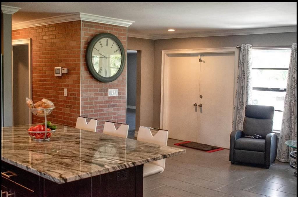 En Venta: $480,000 (3 camas, 2 baños, 1970 Pies cuadrados)