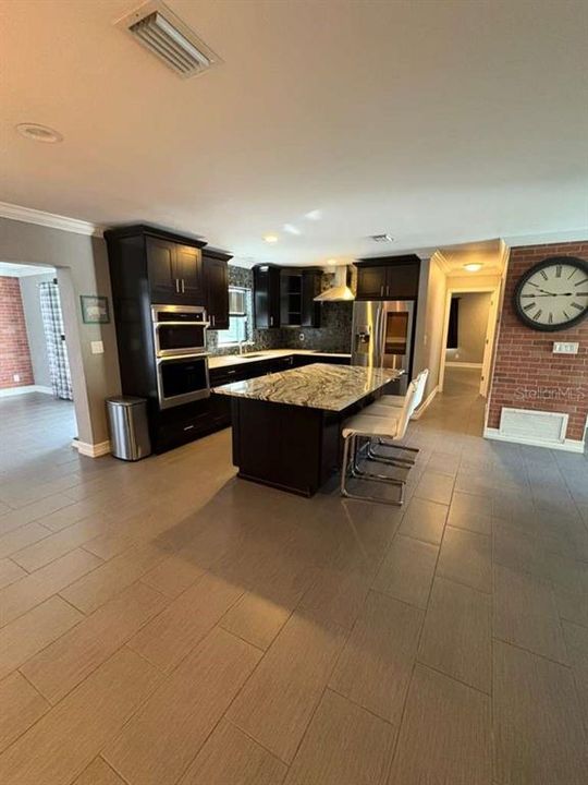 En Venta: $480,000 (3 camas, 2 baños, 1970 Pies cuadrados)