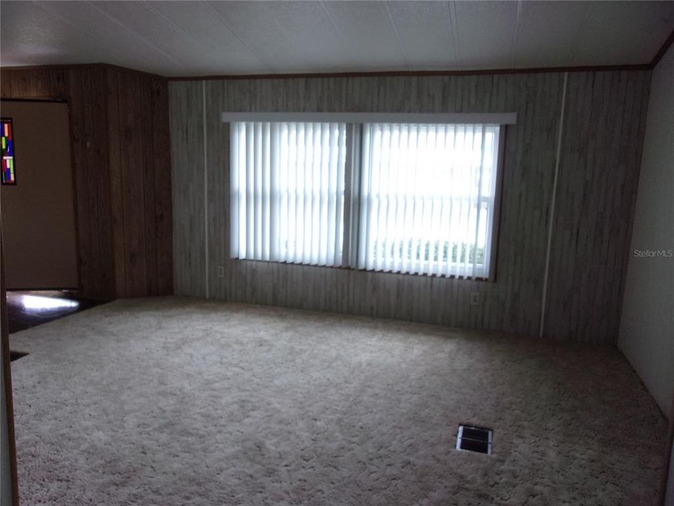 待售: $150,000 (3 贝兹, 2 浴室, 1302 平方英尺)