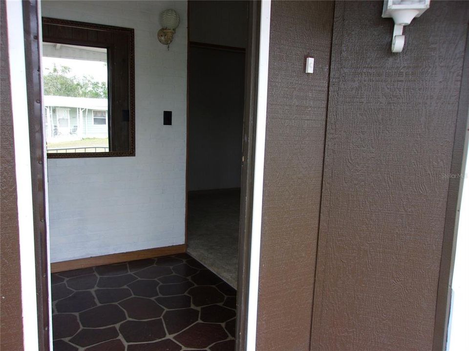 待售: $150,000 (3 贝兹, 2 浴室, 1302 平方英尺)